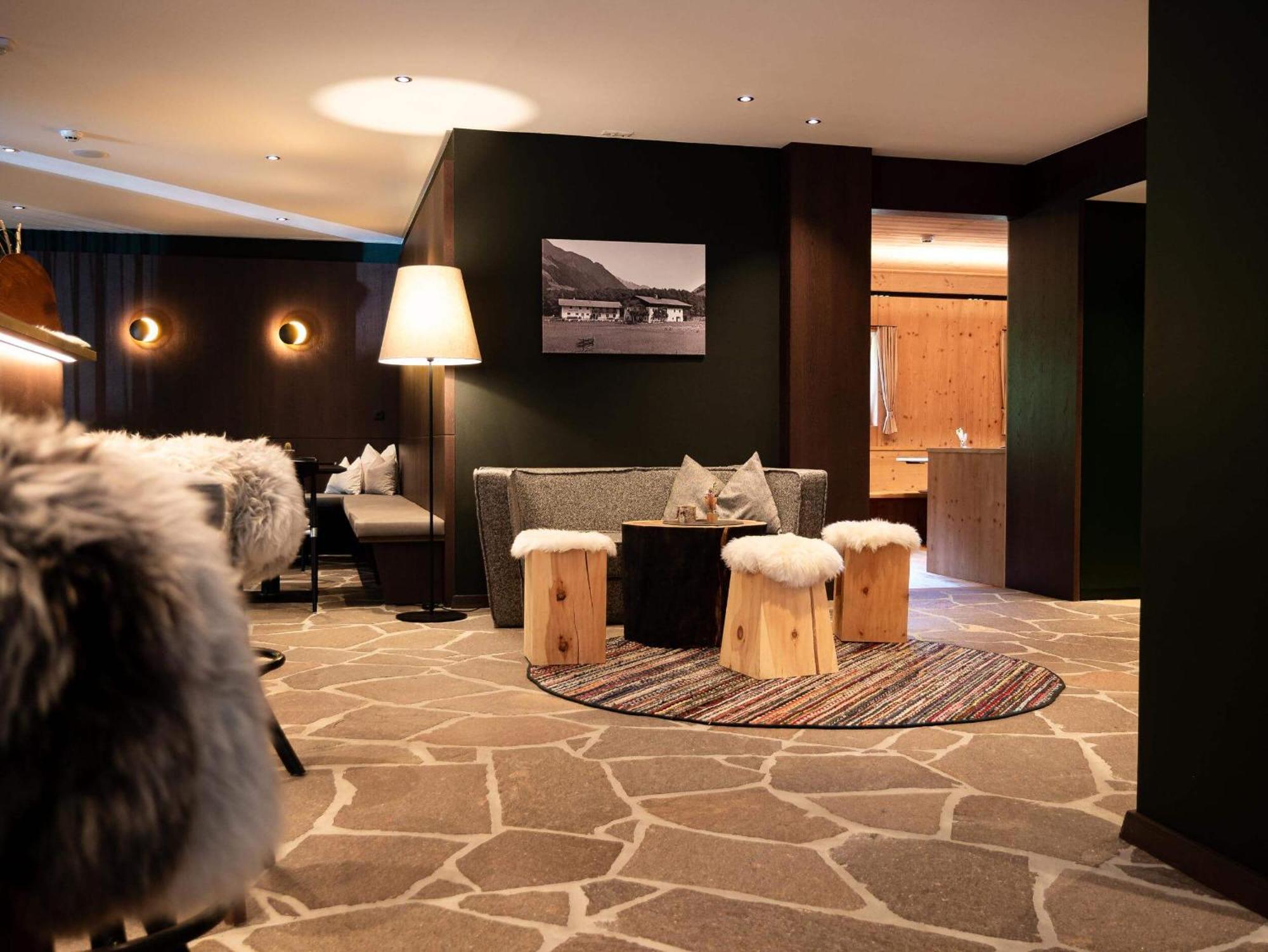 Alpine Life Hotel Anabel Cadipietra Esterno foto