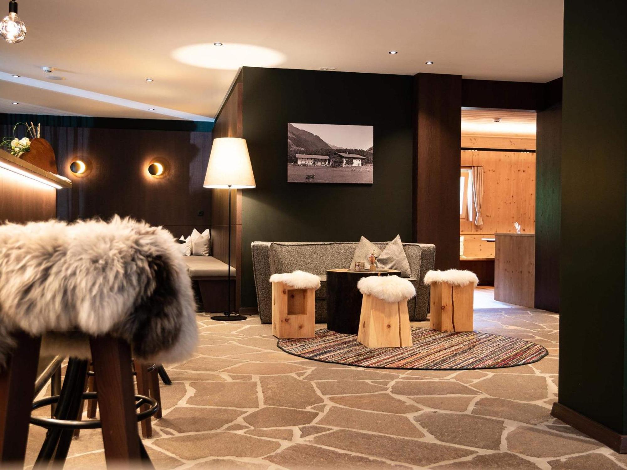 Alpine Life Hotel Anabel Cadipietra Esterno foto